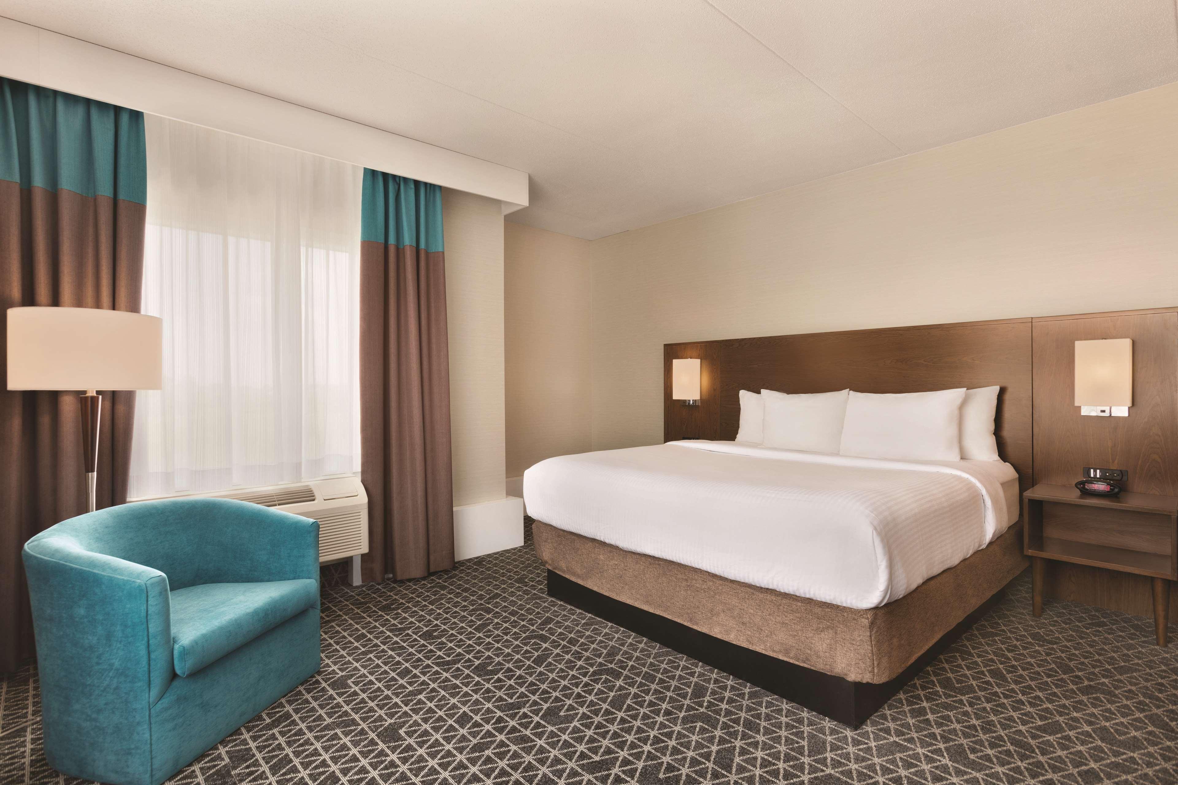 Park Inn By Radisson Brampton, On Екстериор снимка