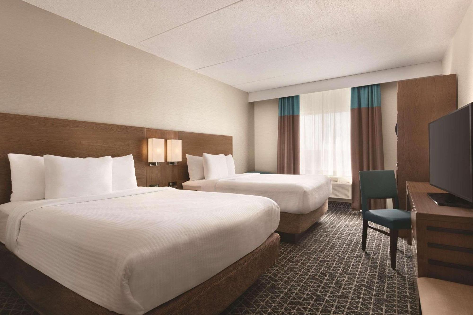 Park Inn By Radisson Brampton, On Екстериор снимка